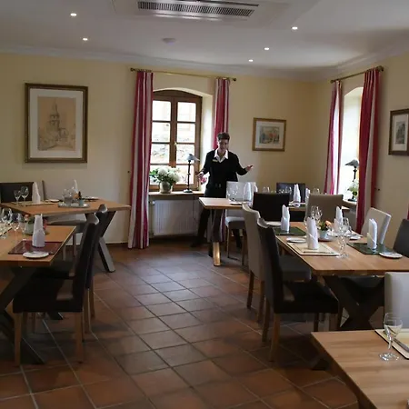 Hotel Kallstadter Hof 3*