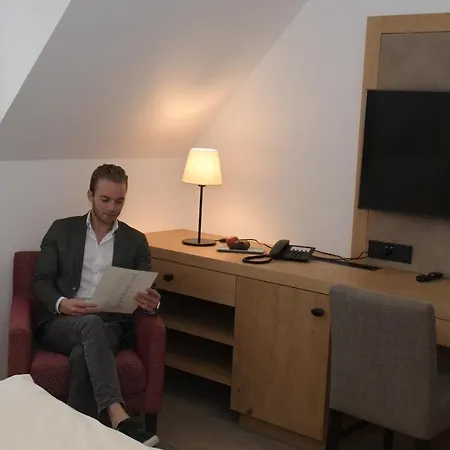 Kallstadter Hof 3*