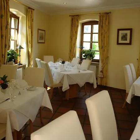 Kallstadter Hof Hotel 3*