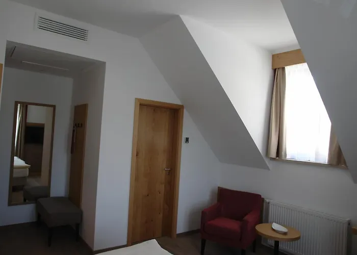 Hotel Kallstadter Hof 3*